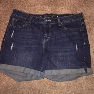 Jennifer Lopez Jean shorts